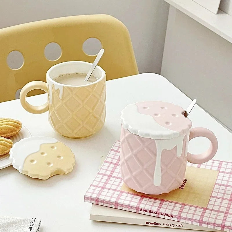 Axyaa 400ML Biscuit Pattern Coffee Mug With Lid, Spoon - Cute Kawaii Ceramic Cup