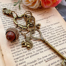 Axya Vintage Acorn Keychain with Gift Box, Alloy Metal, Artificial Carving, Photography Props, Home Decoration