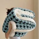 Axyaa Houndstooth Jacquard Fleece Blanket: Cozy Sofa Bed Throw for Spring & Autumn