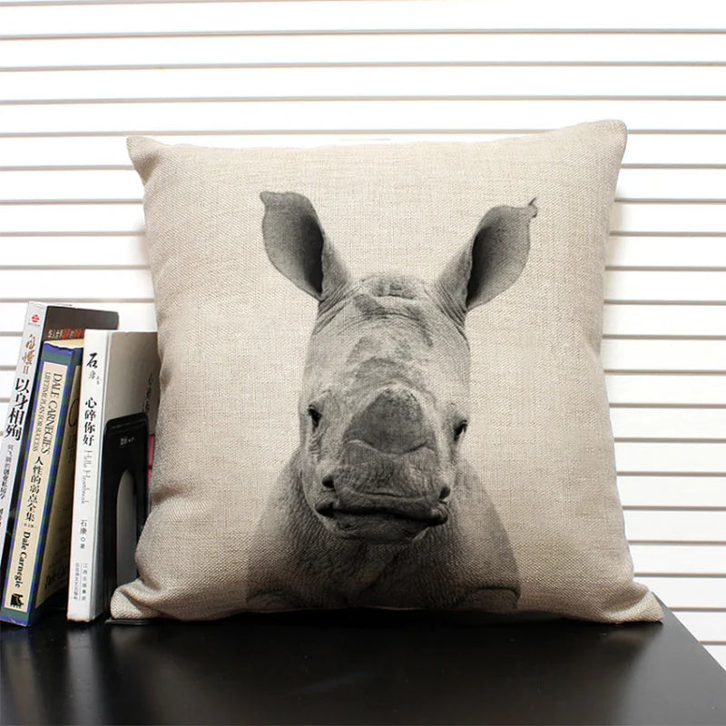 Axyaa African Animal Linen Pillow Cover 45x45cm - Lion, Elephant, Elk Portrait Decor