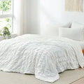 Axyaa Seersucker Plaid Queen Comforter, Reversible Lightweight Cooling Blanket