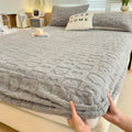 Axyaa Velvet Bed Sheet Set - Fitted Sheet + 2 Pillowcases - Winter Mattress Cover