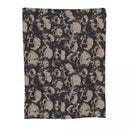 Axyaa Grunge Skulls Pattern Fleece Throw Blanket, Soft & Warm Bedspread