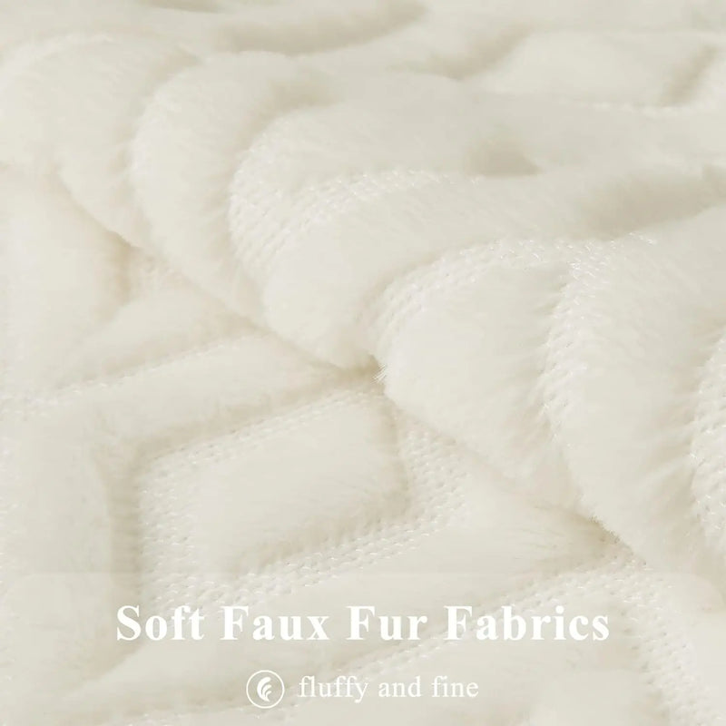 Axyaa White Faux Fur Velvet Pillow Covers 18x18 - Decorative Cushion Cover 45*45