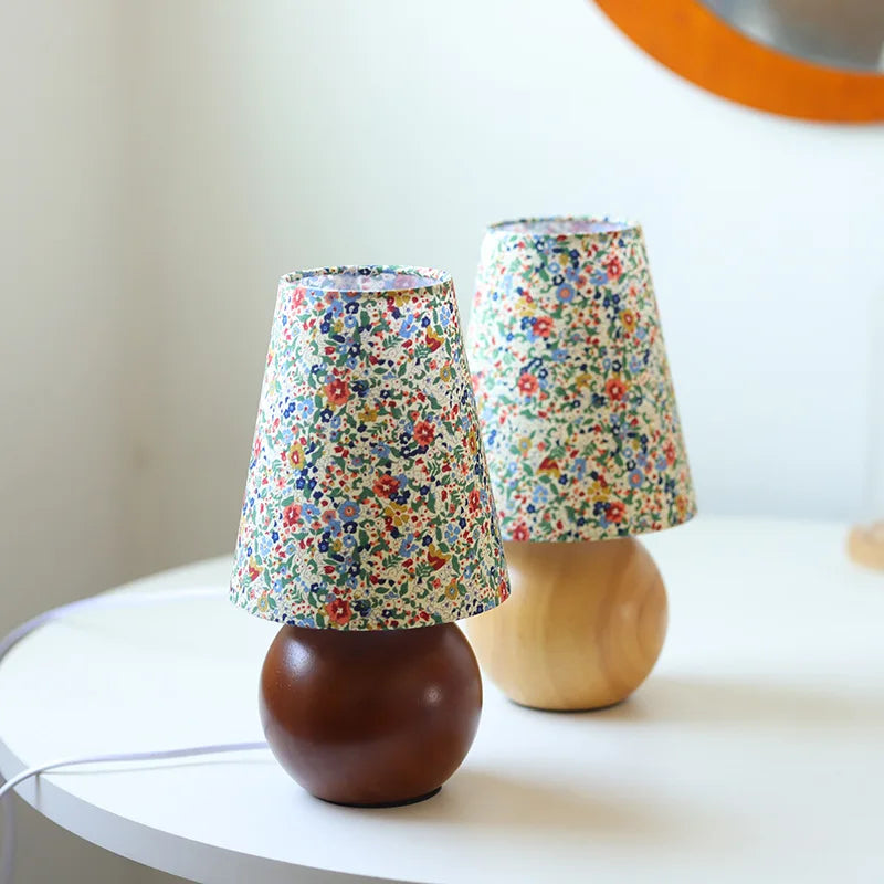 Axyaa Retro Floral Small Table Lamp - French Pastoral Style Solid Wood Bedside Lamp