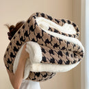Axyaa Houndstooth Jacquard Fleece Blanket: Cozy Sofa Bed Throw for Spring & Autumn
