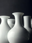 Axya White Ceramic Vase: Japanese Minimalist Zen Flower Arrangement
