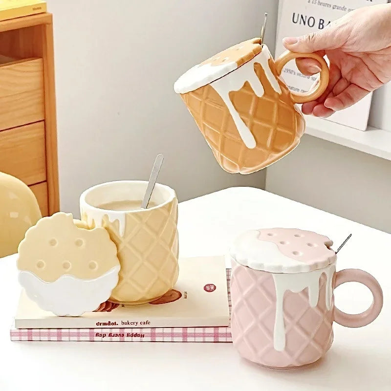 Axyaa 400ML Biscuit Pattern Coffee Mug With Lid, Spoon - Cute Kawaii Ceramic Cup