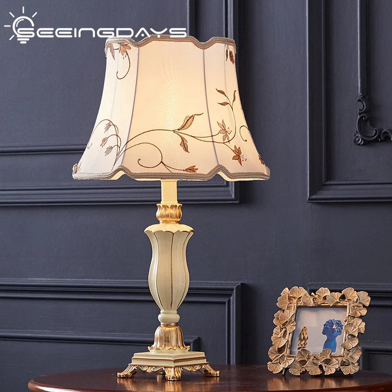 Axyaa Retro Country Style Bedside Table Lamp