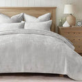 Axyaa Velvet Quilt Set - Luxurious Queen Size Bedding, Lightweight Comforter Striped Pattern
