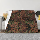 Axyaa Lightweight Erbsenmuster Camo Fleece Blanket for Bedroom and Sofa