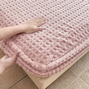 Axyaa Coral Velvet Fitted Sheet - Winter Warm Mattress Cover - Single/Queen/King Size