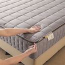 Axyaa Quilted Mattress Protector Cover with Zipper Closure - Luxury Soft Bed Sheet