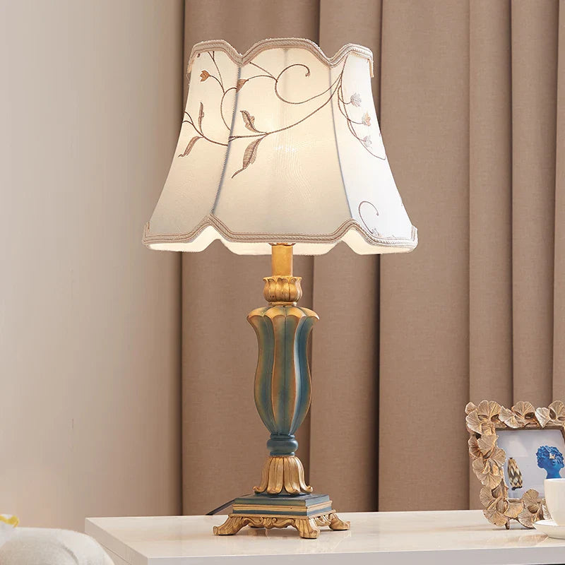 Axyaa Retro Country Style Bedside Table Lamp