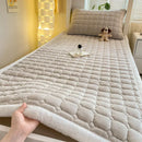 Axyaa Winter Velvet Bedspread King Size Quilted Mattress Pad