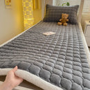 Axyaa Winter Velvet Bedspread King Size Quilted Mattress Pad