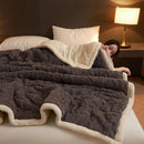 Axyaa Geometric Pattern Fleece Winter Blanket, Queen Size Plush Bedspread