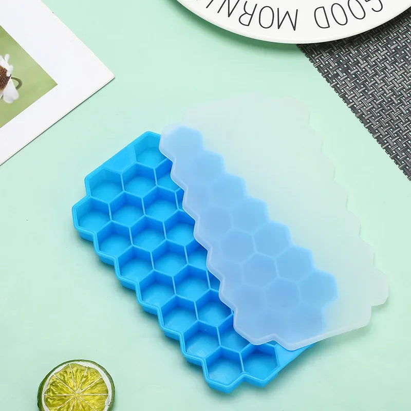 Axyaa Silicone Honeycomb Ice Mold with Lid for Cocktails & Whiskey