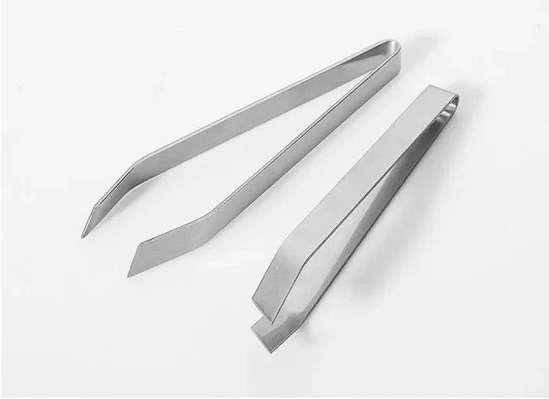 Axya Stainless Steel Fish Bone Tweezers with Flat Oblique Mouth - Seafood & Poultry Tool
