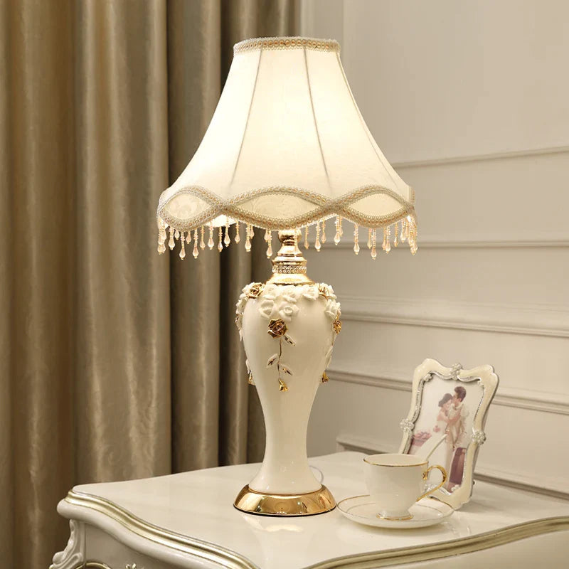 Axyaa European Style Ceramic Flower Table Lamp