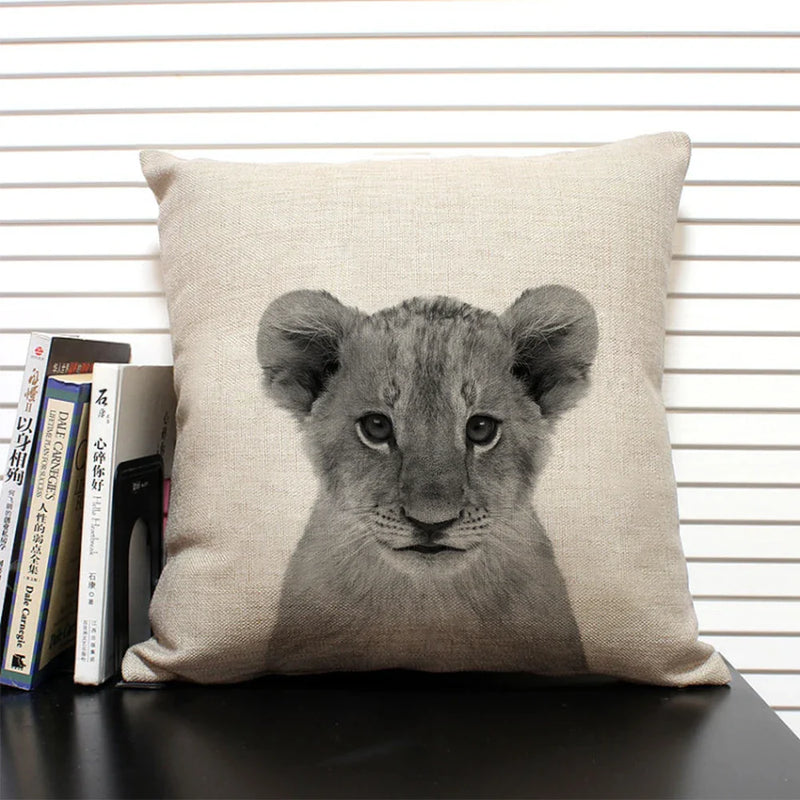 Axyaa African Animal Linen Pillow Cover 45x45cm - Lion, Elephant, Elk Portrait Decor