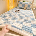 Axyaa Winter Velvet Bedspread King Size Quilted Mattress Pad