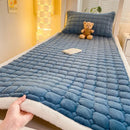 Axyaa Winter Velvet Bedspread King Size Quilted Mattress Pad