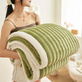 Axyaa 350g Full Extinction Wave Jacquard Blanket - Thick Coral Fleece Winter Blanket