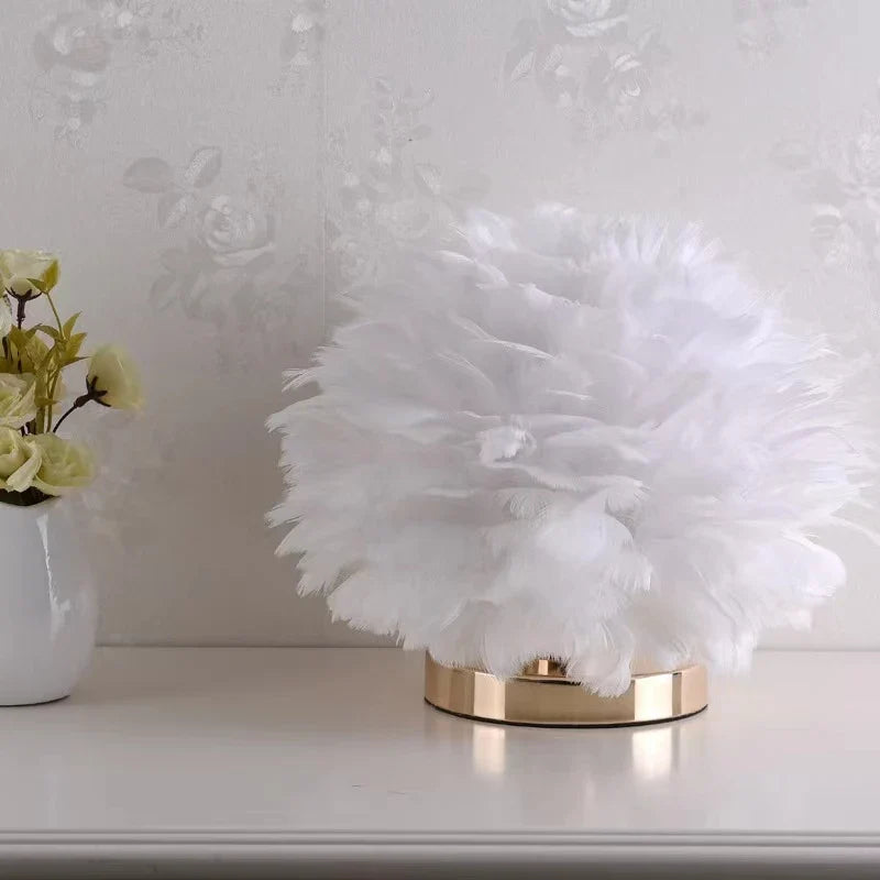 Axya Feather Table Lamp: Elegant E27 Lampshade for Home Decor and Events