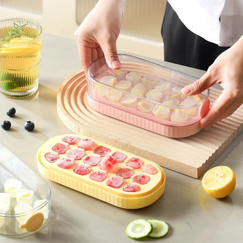 Axyaa Silicone Ice Mold with Lid: 18 Grid Food-grade Ice Storage Container