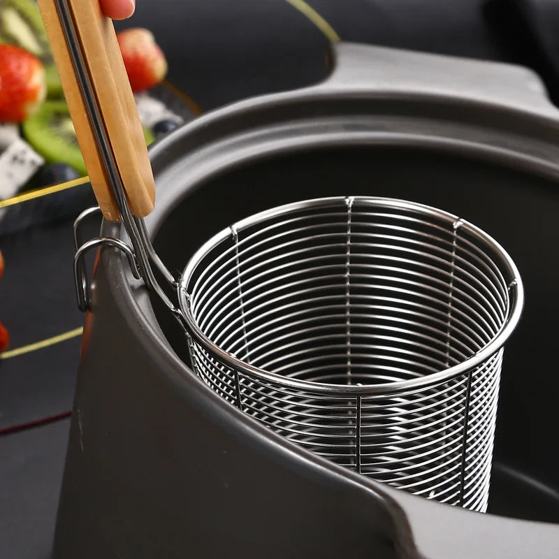 Axyaa Stainless Steel Large Colander for Home Cooking Essentials