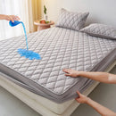 Axyaa Quilted Waterproof Mattress Protector, Soft Jacquard Fitted Bed Cover