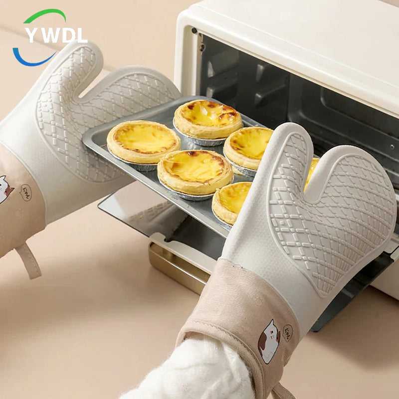 Axya Cartoon Cat Silicone Oven Gloves: Heat Resistant Kitchen Mitts