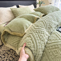 Axyaa Velvet Carved Duvet Set 4Pcs Bedding Set Plush Fleece Warm Softness