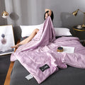 Axyaa Luxury Silk Quilt Queen Comforter Ultra-Soft Spring/Summer Satin Quilted High-End