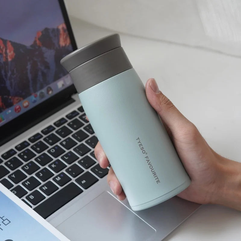 Axyaa Stainless Steel Insulated Water Bottle for Travel and Home
