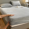 Axyaa Plush Velvet Fitted Sheet Set 3-Piece - High Quality Soft Mattress Cover & Pillowcase