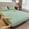 Axyaa Milk Velvet Fitted Sheet 160x200, Extra Warm, Elastic Band, Solid Color