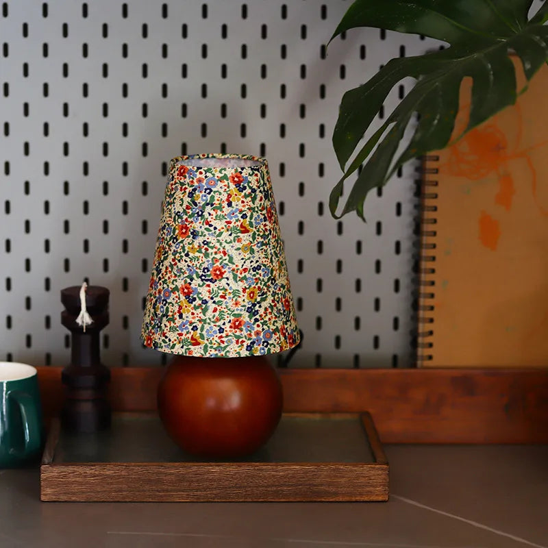 Axyaa Retro Floral Small Table Lamp - French Pastoral Style Solid Wood Bedside Lamp