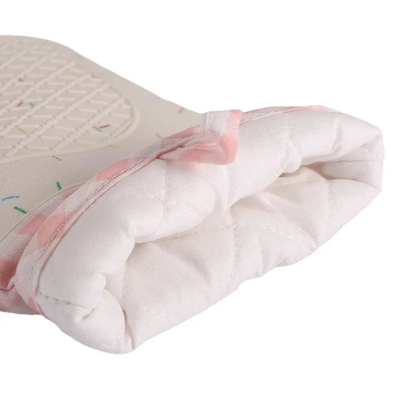 Axyaa Silicone Oven Glove: Heat-resistant, Flexible, Stylish Microwave Baking Accessory