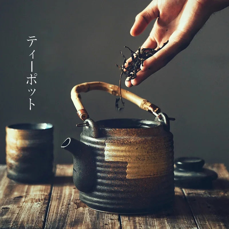 Axya Hand-Painted Ceramic Teapot - Retro Style, Large Capacity for Home, Hotel & Restaurant