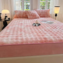 Axyaa Soft Flannel Fitted Sheet in Warm Faux Rabbit Velvet for Cozy Winter Bedding