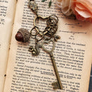 Axya Vintage Acorn Keychain with Gift Box, Alloy Metal, Artificial Carving, Photography Props, Home Decoration